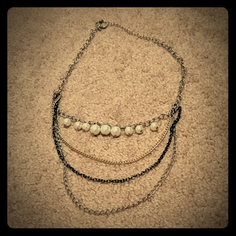 Short layered necklace